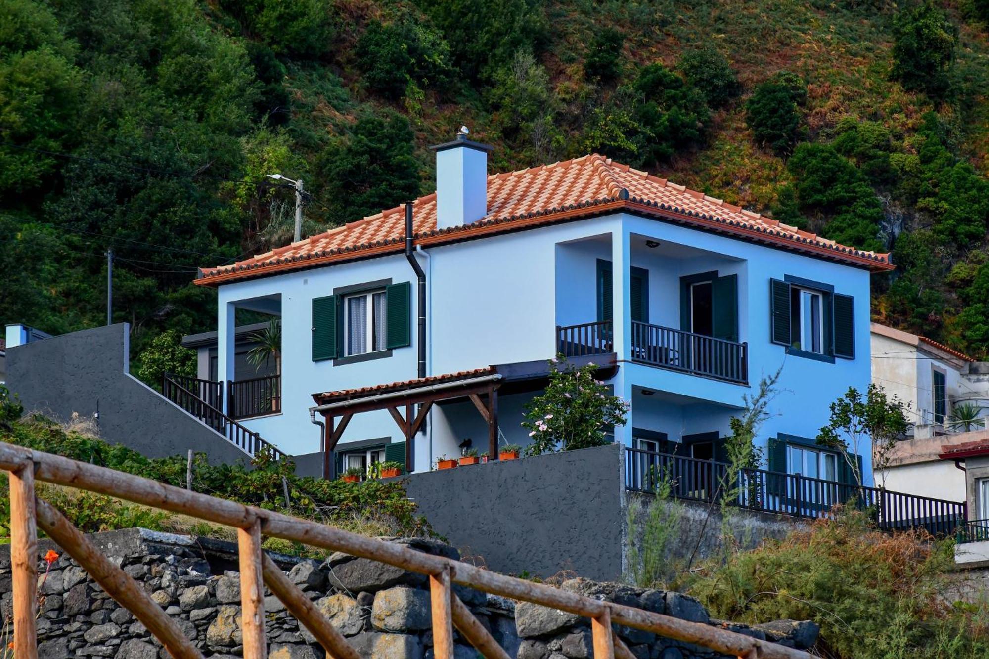 Dom wakacyjny Bluehouse Paradise Right By The Sea