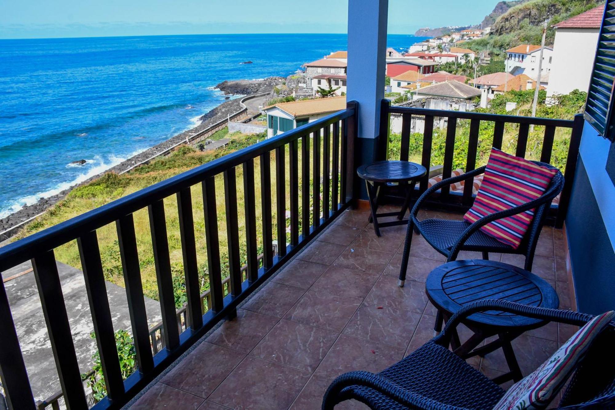 Dom wakacyjny Bluehouse Paradise Right By The Sea